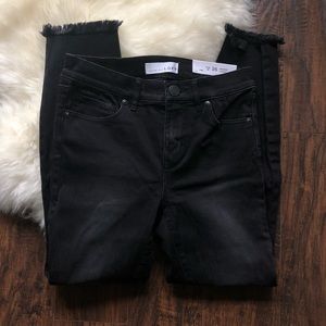 NWT black skinny jeans
